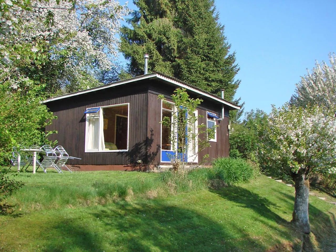 Holiday Home Hondsbierg-1 contacts
